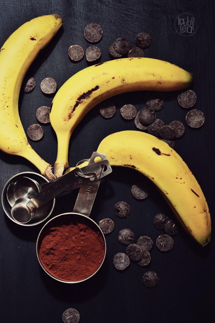 Ingredientes de los cannelés de plátano y chocolate