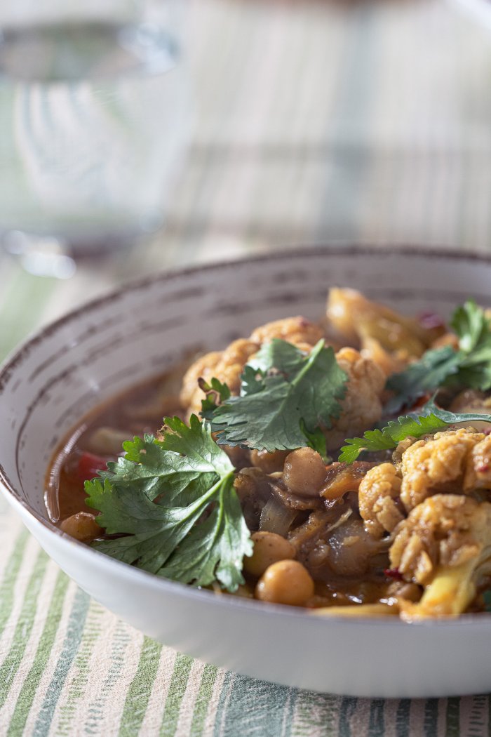 Curry suave de coliflor y garbanzos